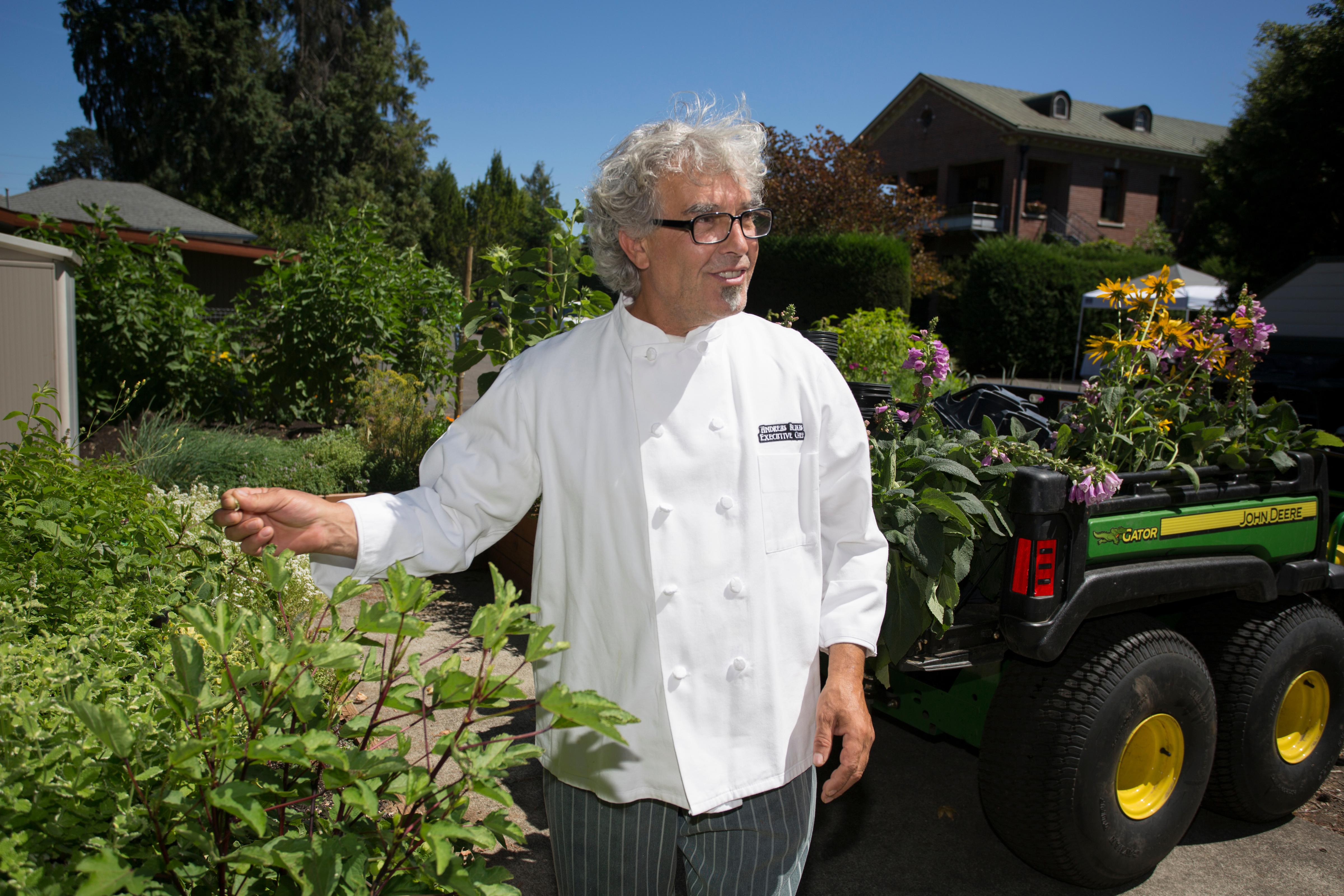 Mcmenamins Grand Lodge Forest Grove Bagian luar foto