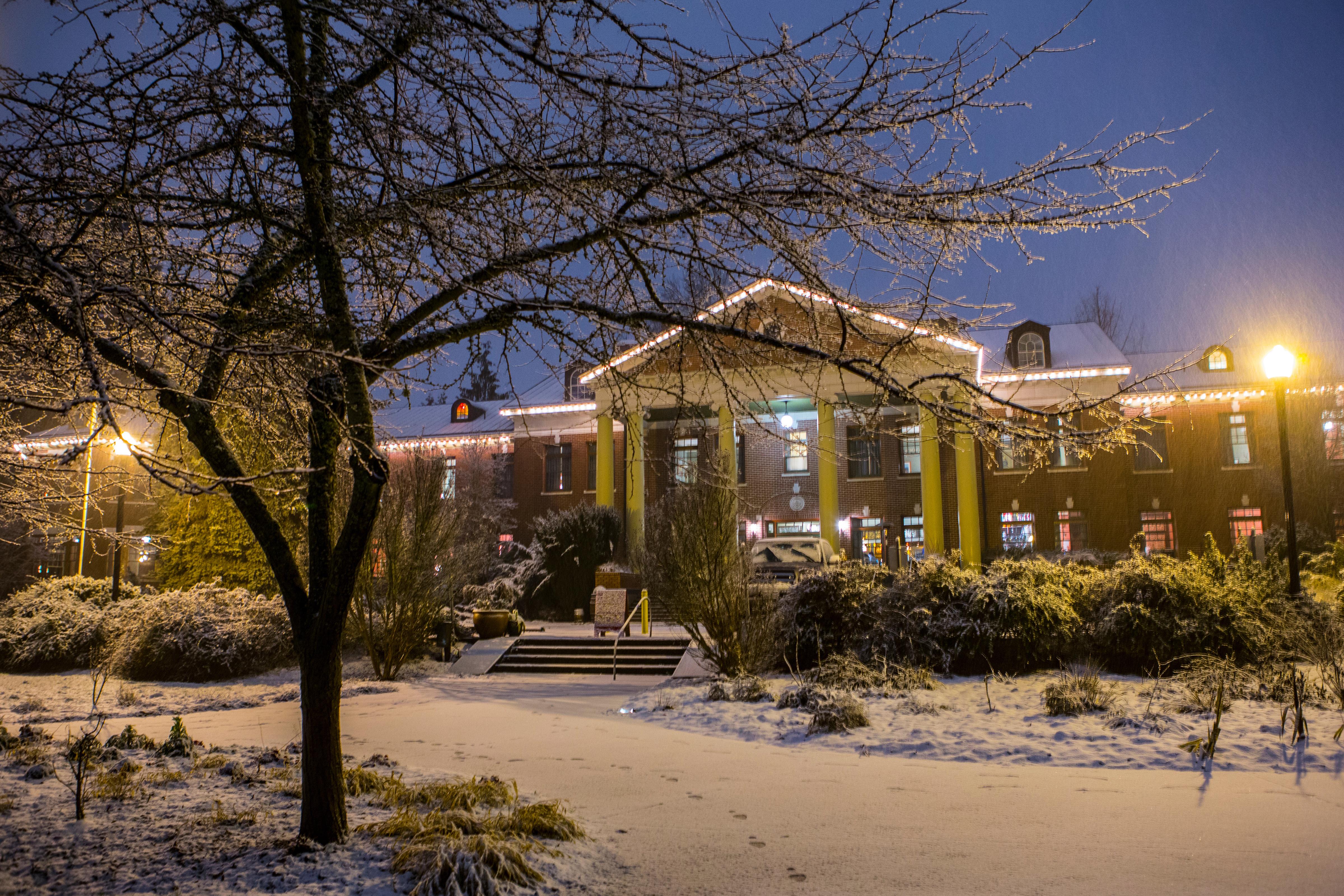 Mcmenamins Grand Lodge Forest Grove Bagian luar foto