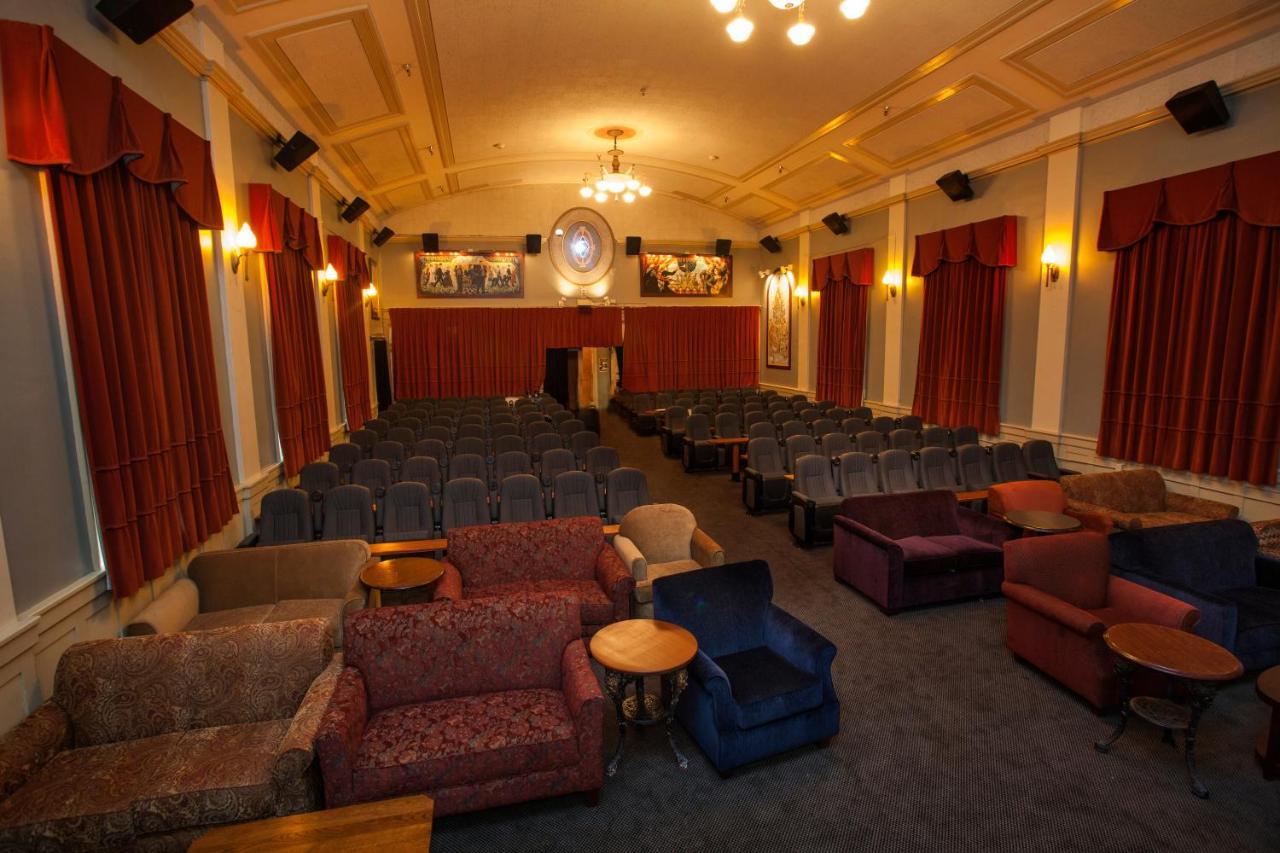 Mcmenamins Grand Lodge Forest Grove Bagian luar foto