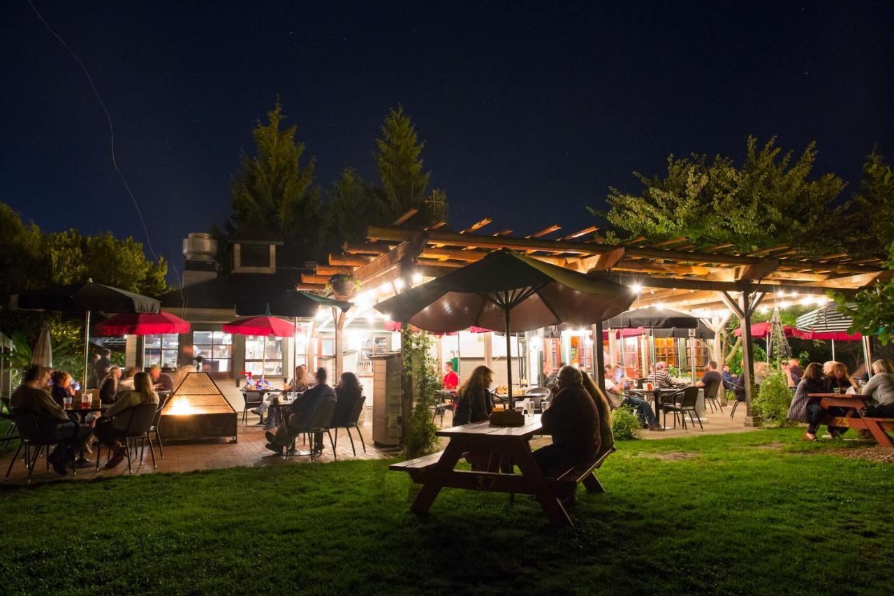 Mcmenamins Grand Lodge Forest Grove Bagian luar foto
