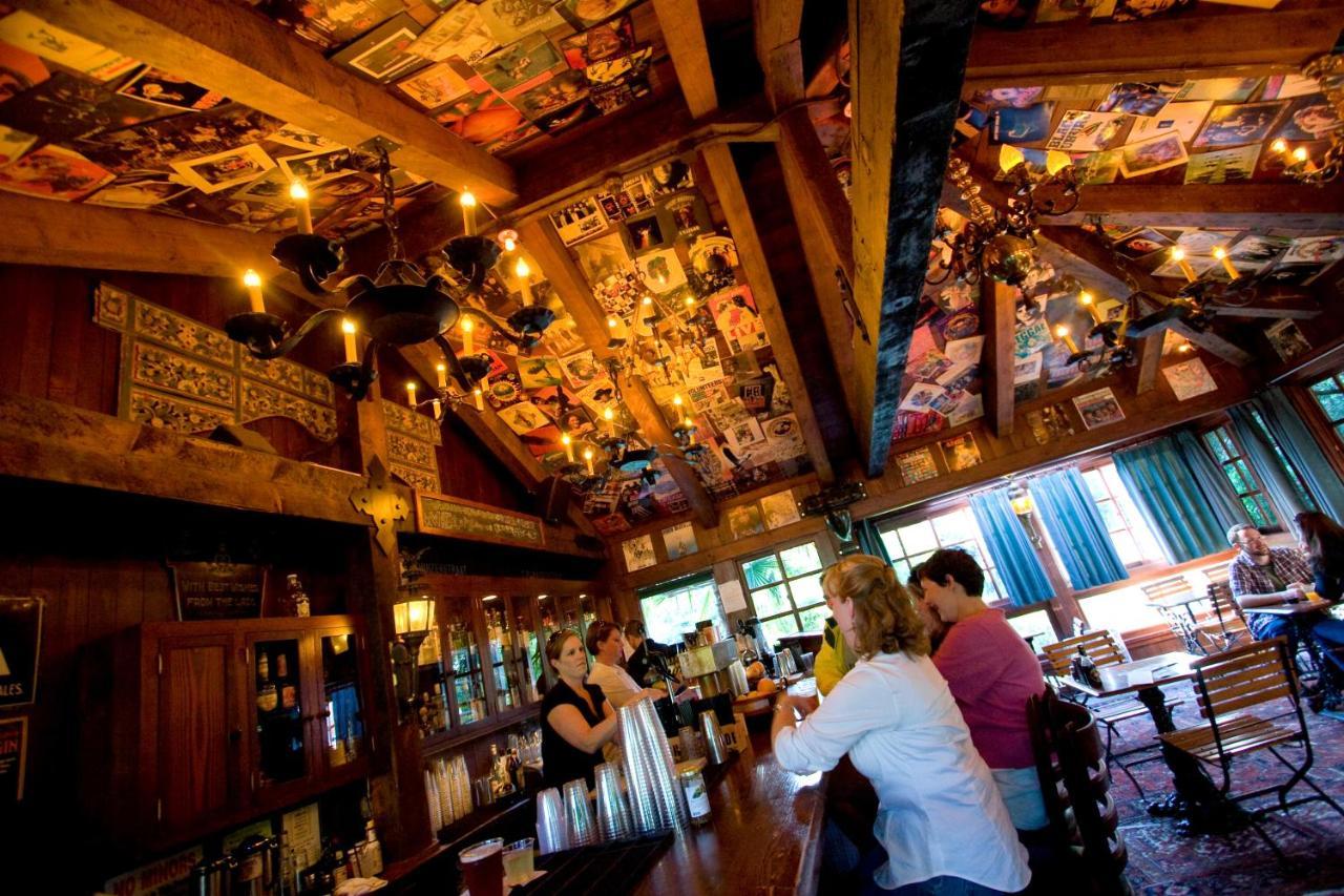 Mcmenamins Grand Lodge Forest Grove Bagian luar foto