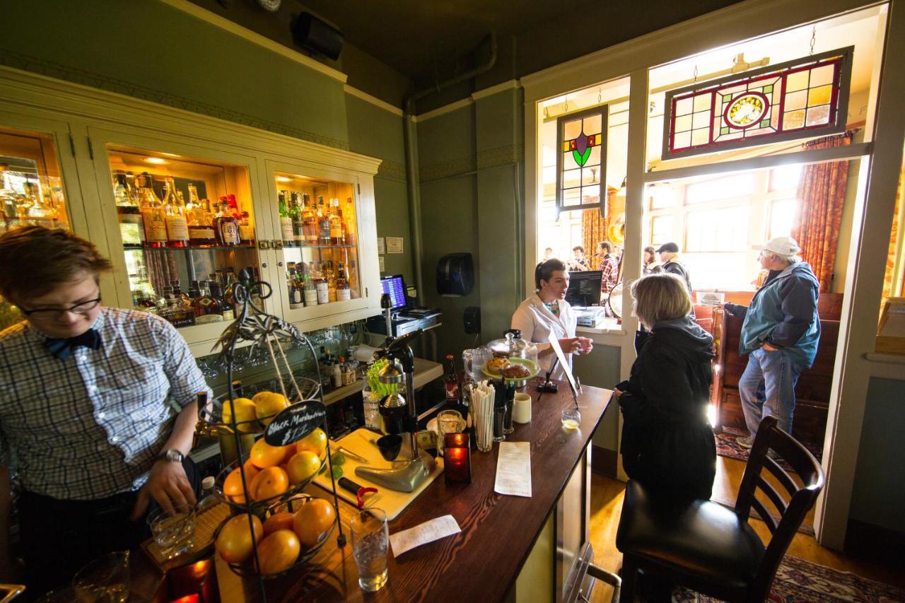 Mcmenamins Grand Lodge Forest Grove Bagian luar foto