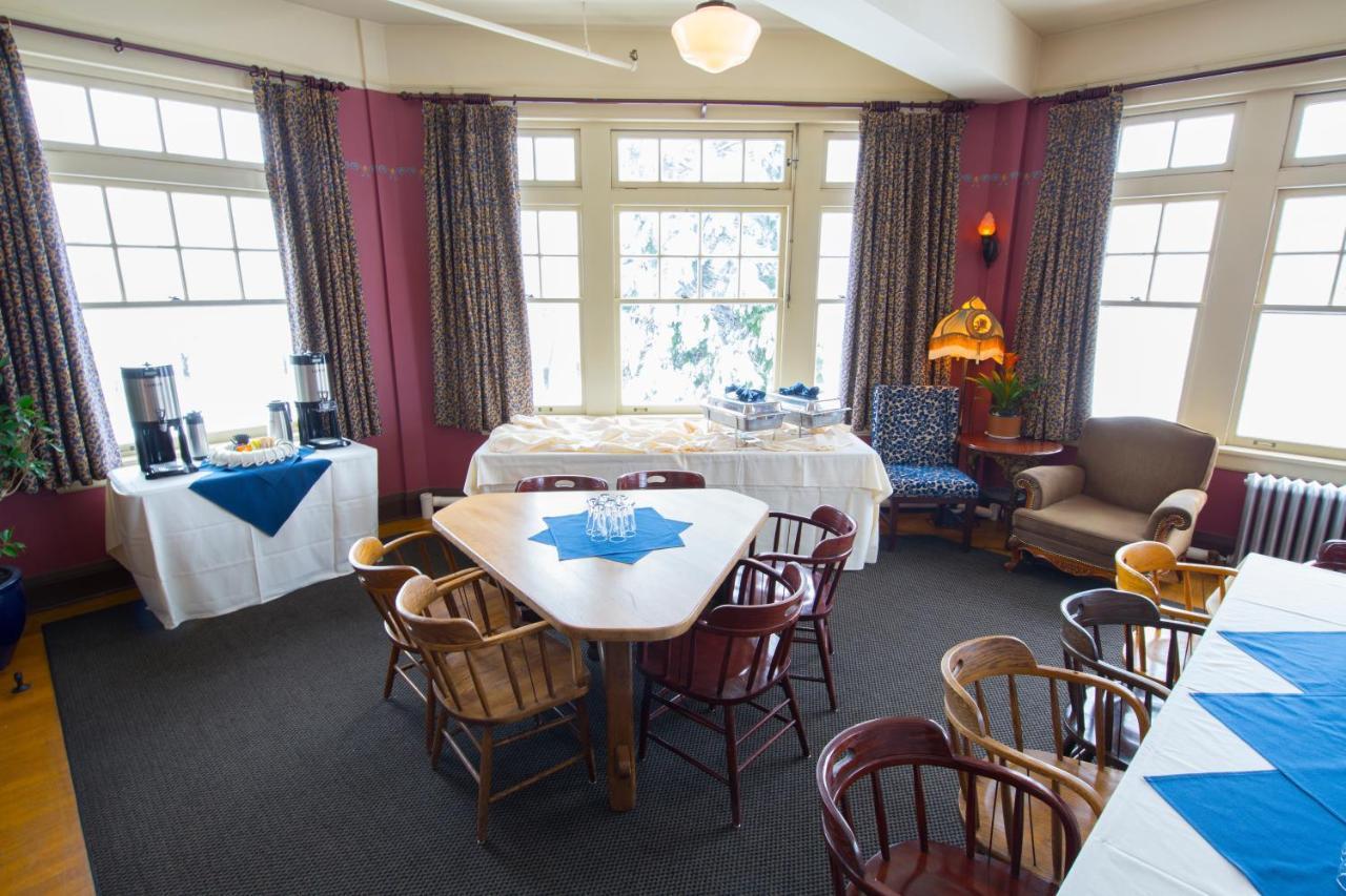 Mcmenamins Grand Lodge Forest Grove Bagian luar foto